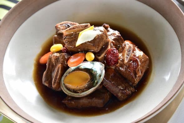 Durante la semana de la comida en Seúl, hicieron una demostración de lo elegante y coloridos que son los platillos coreanos.