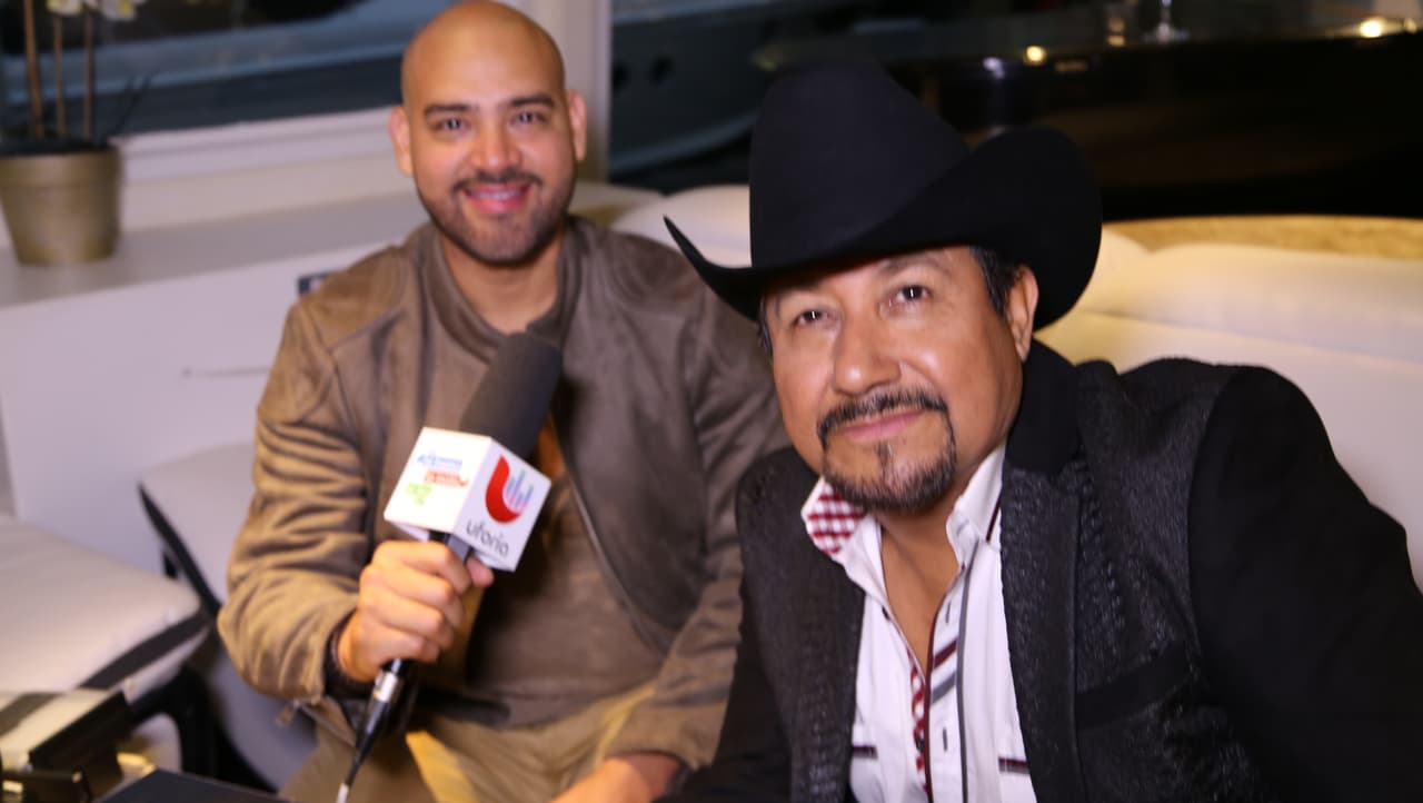 Raúl 'El Pelón', Carla Medrano y El Feo premiaron a sus oyentes con una noche inolvidable al lado de Calibre 50 en un bote privado.