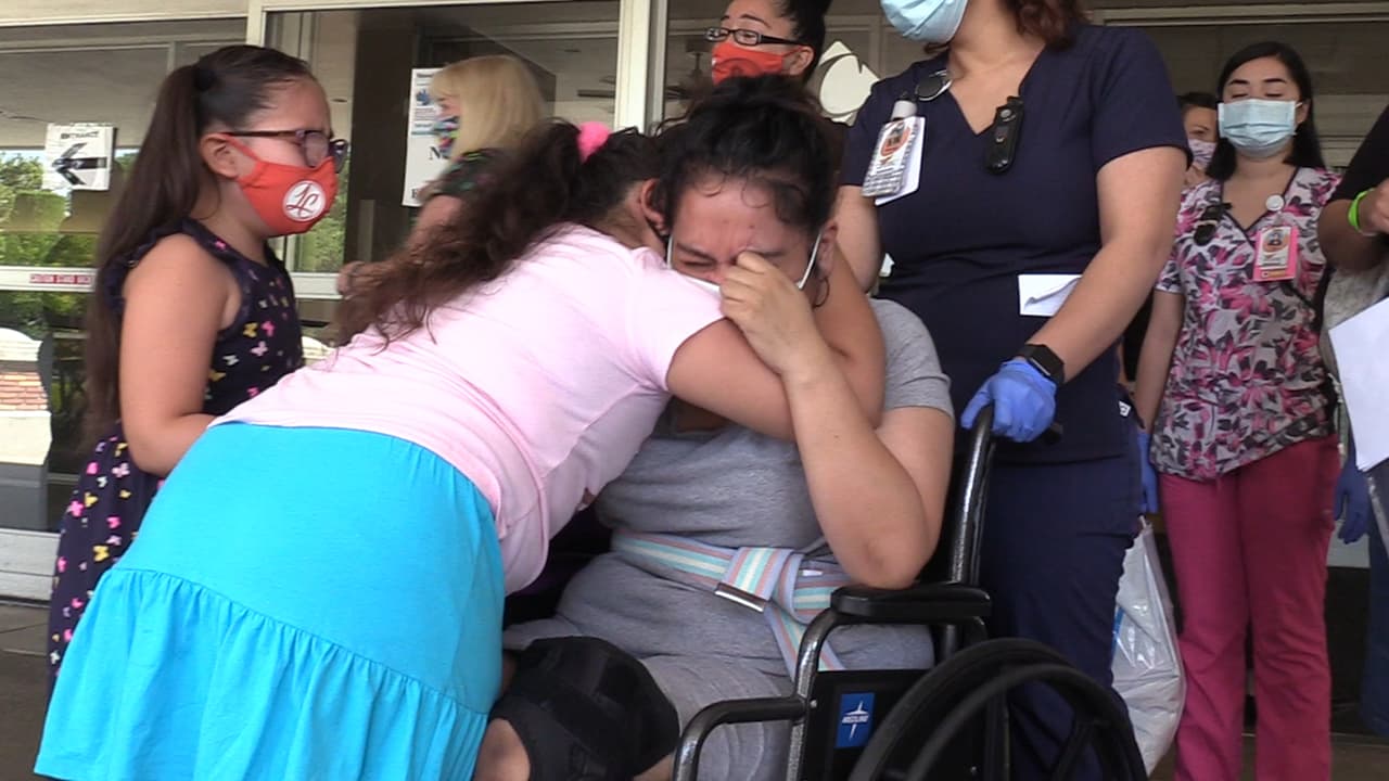 "No podía parar de llorar cuando los vi": hispana se reúne con sus hijos tras dos meses grave con coronavirus