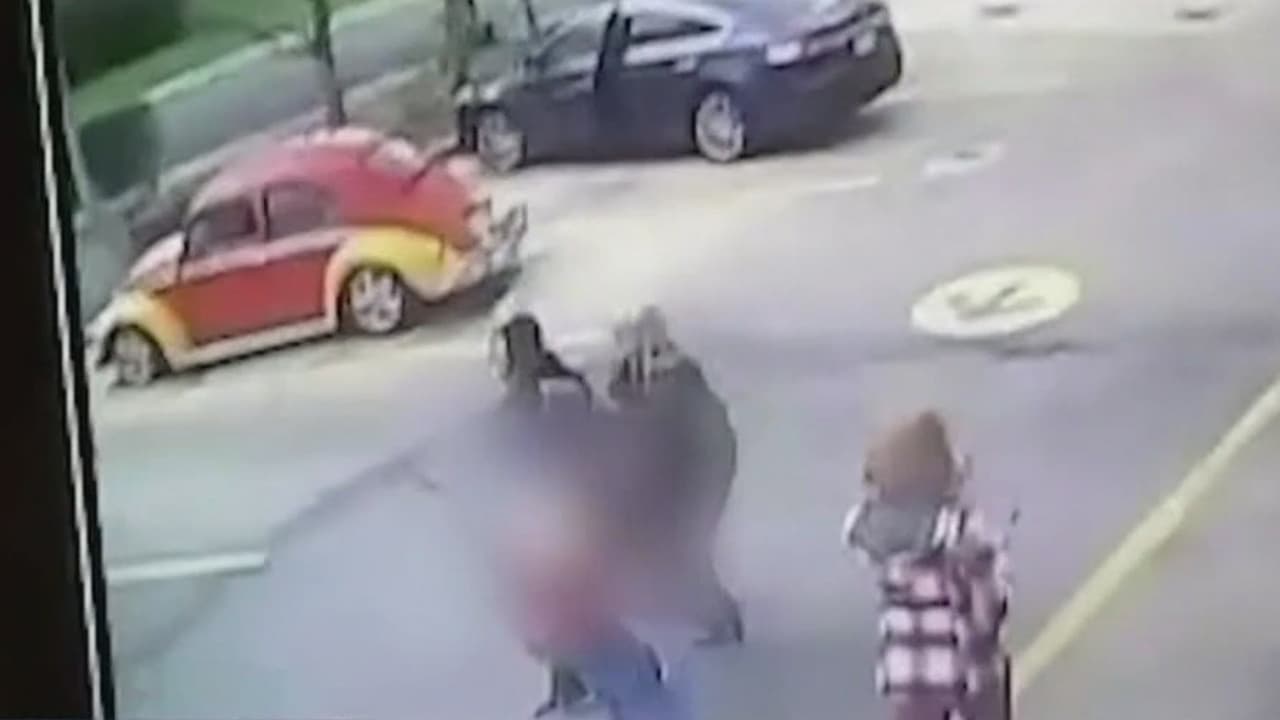 Abogado de la familia que arrebató a una niña de su madre afirma que la mujer se la llevó ilegalmente