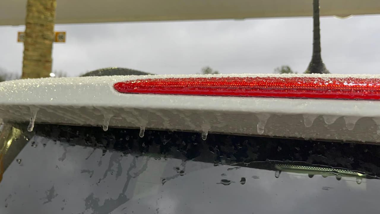 Se han habilitado albergues para desamparados y personas que no tienen calefacción. Para solicitar ayuda deben marcar al 311.