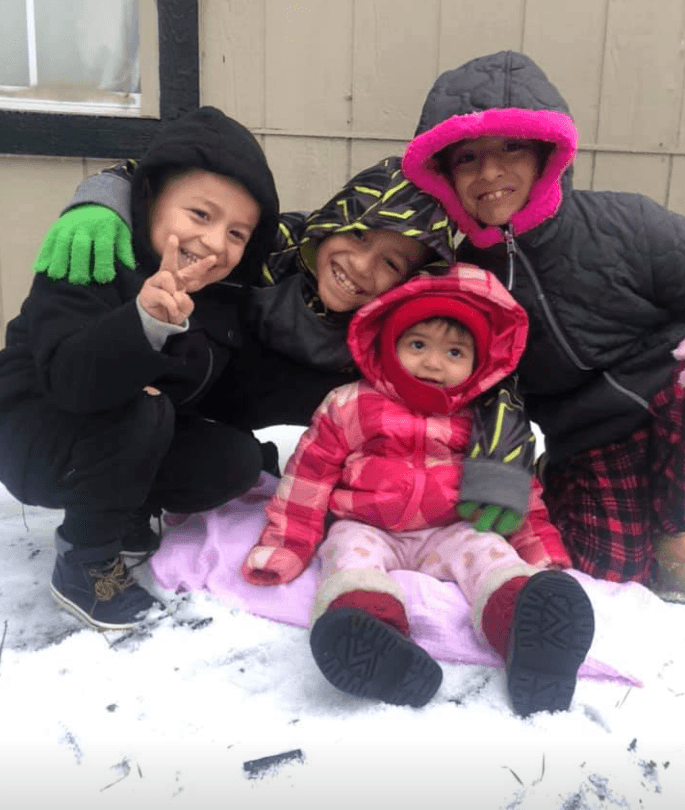 Residentes compartieron fotografías de sus familias mientras compartían durante el periodo de nieve.