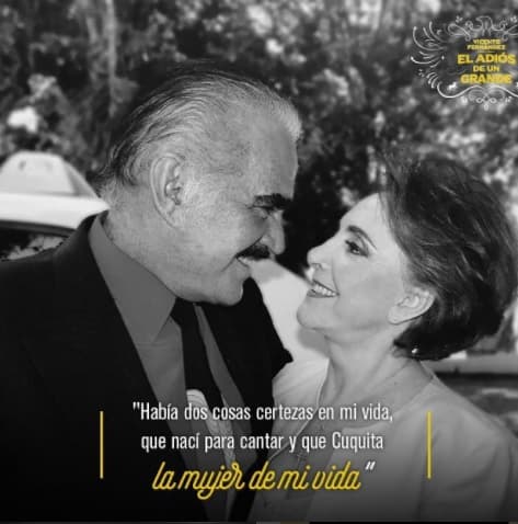 El cantante mexicano pasa parte de su tiempo atendiendo sus redes sociales, y a través de ese medio no duda en mandar mensajes a su querida esposa, como este que compartió: "Había dos cosas certezas en mi vida, que nací para cantar y que Cuquita es la mujer de mi vida".