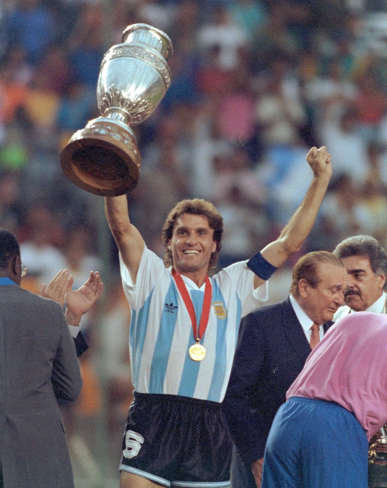 <b>Óscar Ruggeri: </b>el 'Cabezón', campeón del mundo en México 1986 con Argentina, tuvo paso por Boca y por River antes de sumarse al América en 1992. Solo duro un año en el nido.