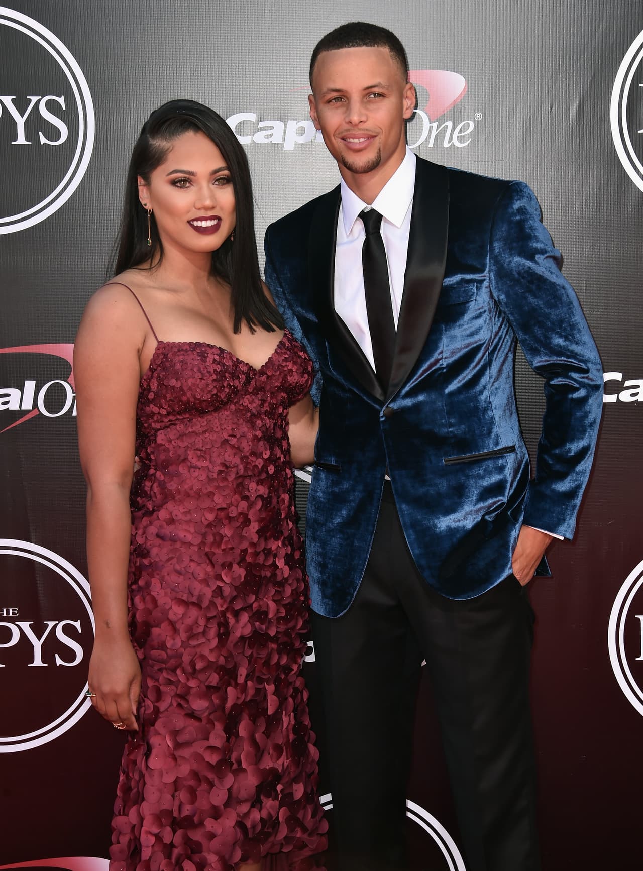 Ayesha y Stephen Curry se comprometieron en matrimonio desde 2011 y desde esa época la mujer empezó una carrera en la culinaria y una vida en familia.