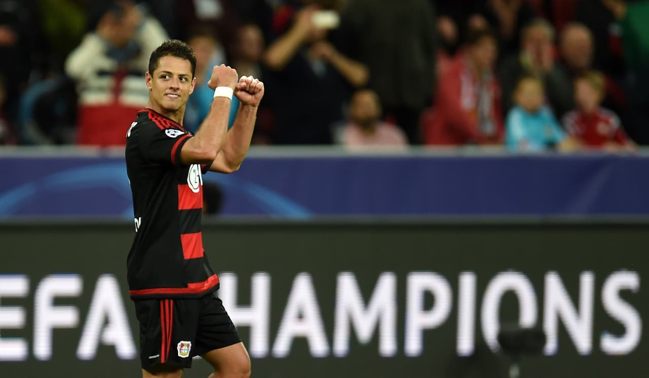 Chicharito se estrena con doblete en goliza del Bayer Leverkusen en Copa alemana