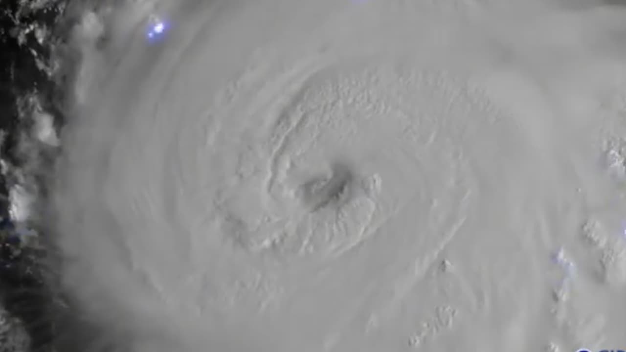 Las imágenes se publicaron en su cuenta de Instagram y fueron capturadas a las 11 am hora del este. El 
<a href="https://www.univision.com/temas/huracan-laura">huracán Laura</a> hasta esa hora es de categoría 3.