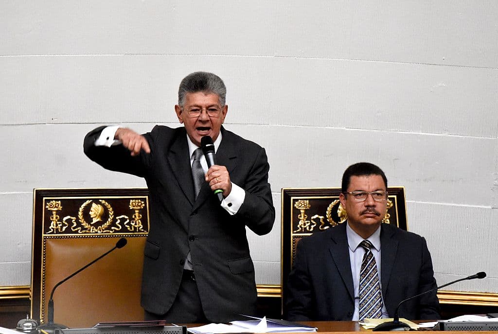 Asamblea de Venezuela aprueba juicio político contra Nicolás Maduro