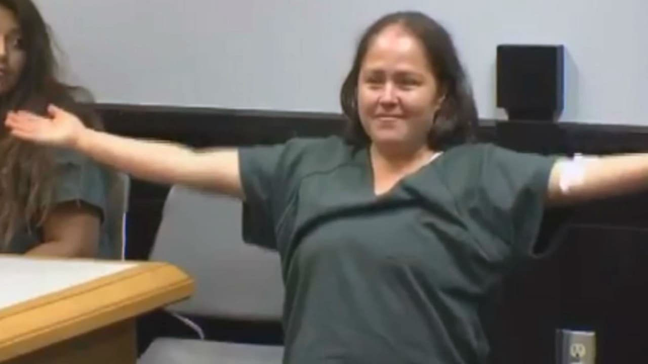 La historia de la sonrisa de Isabel Martínez, la mujer que asesinó a cuchilladas a 4 de sus hijos y su esposo