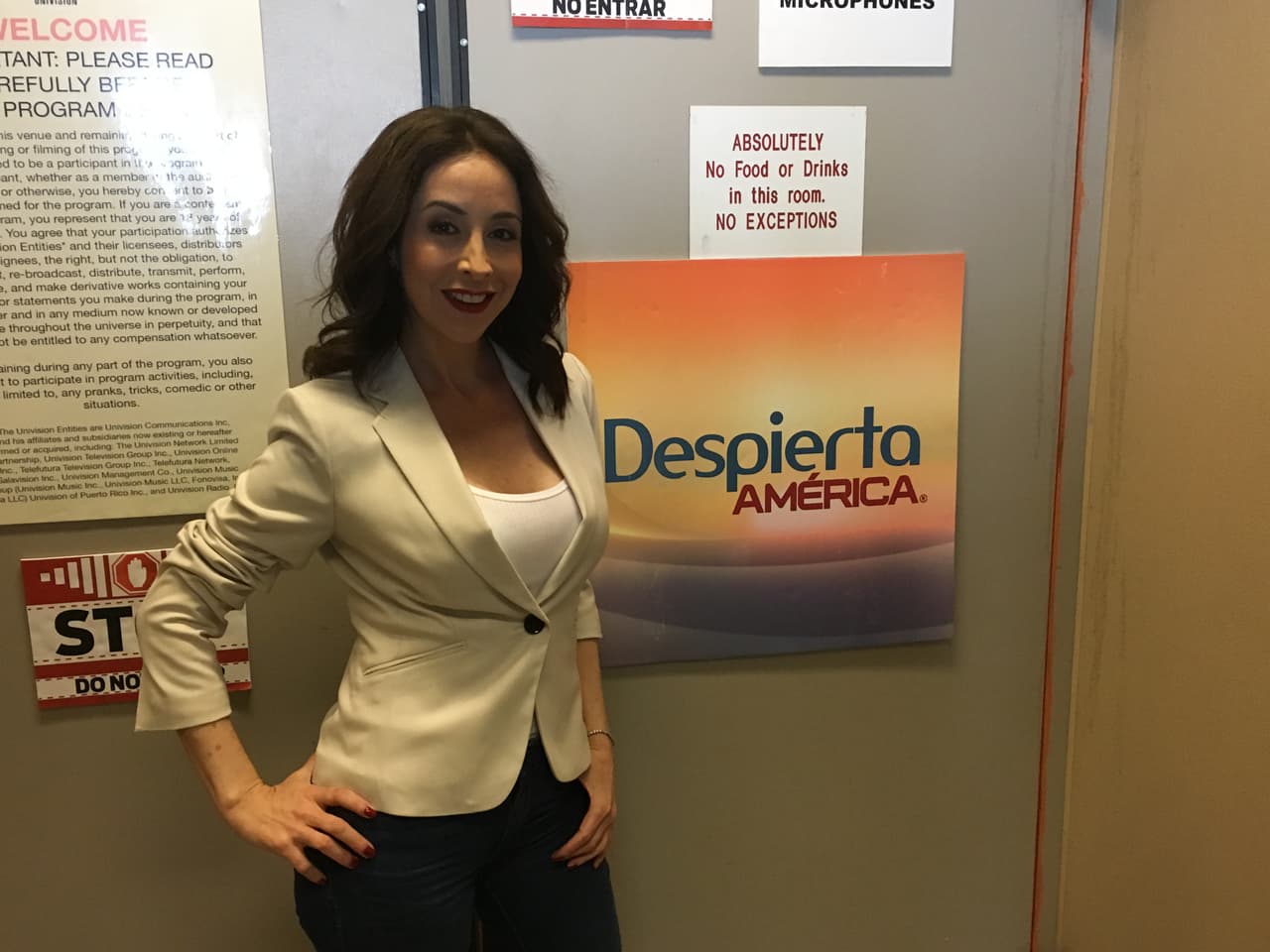 "Ese fue un encuentro con mi padre a nivel laboral, actoral y demostrar si eras buena actriz, imagínate la presión. Recuerdo que cuando acabó la escena nos fuimos por el mismo pasillo y me agarró del brazo y me dijo que lo había hecho muy bien y que estaba orgulloso de ser mi padre. Yo me quedé impactada y me quedé con mi exclusividad".