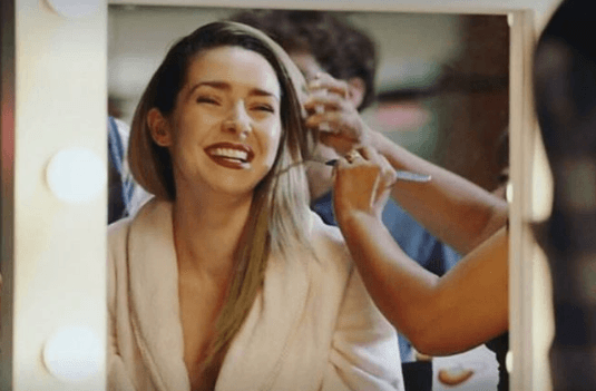 Sin embargo, la vida le dio la oportunidad de dedicarse a la actuación y asegura que no cambiaría por nada del mundo su profesión, pues disfruta mucho lo que hace.