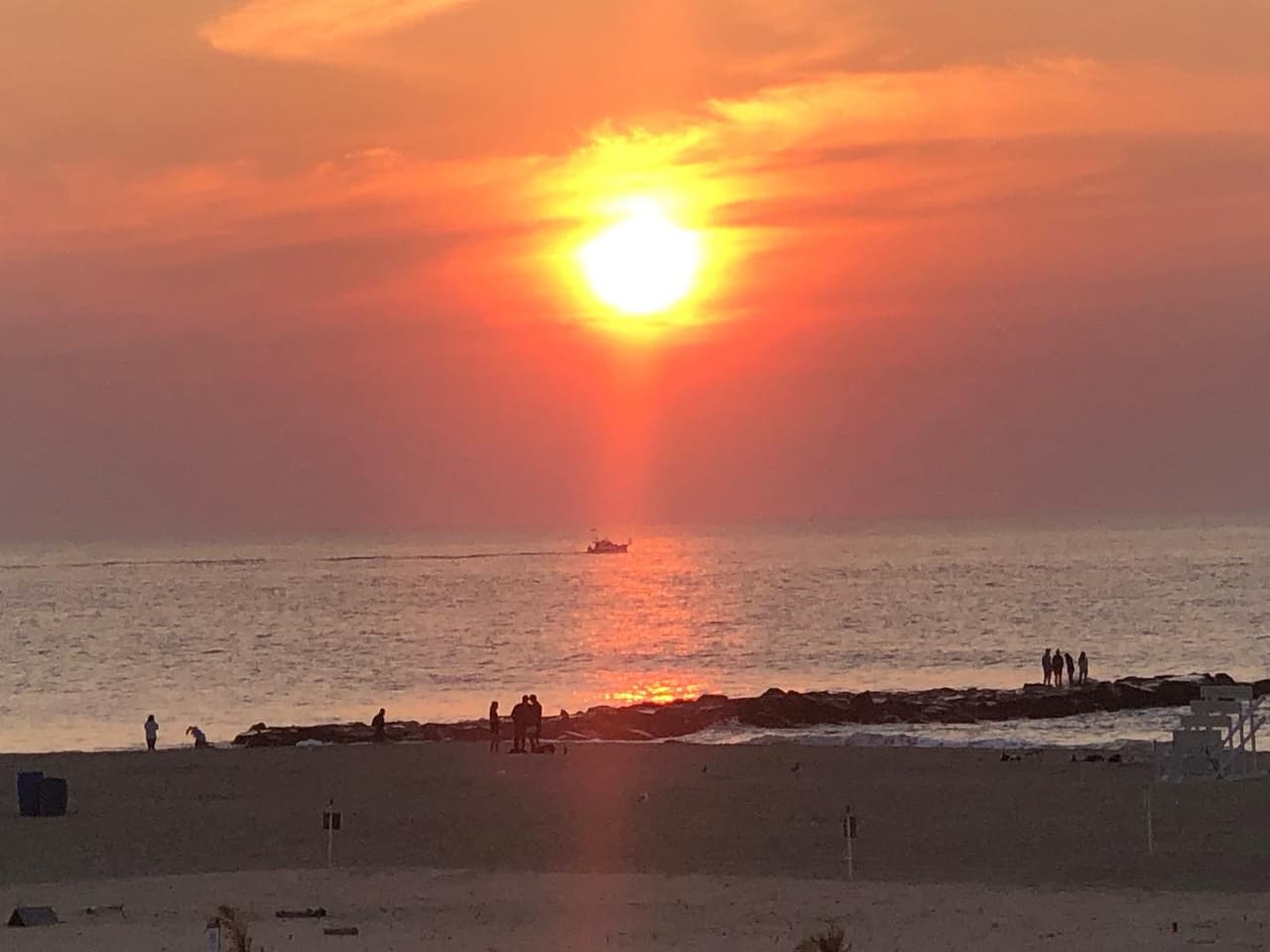La playa de
<b>Belmar</b> es otro lugar hermoso en Nueva Jersey con un buen malecón y también se presta para surfear.