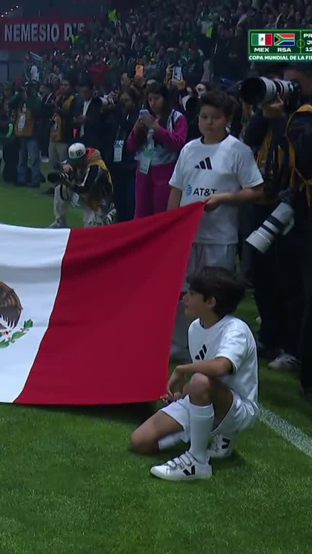 ¡Suena el himno más hermoso del planeta! ¡Suena el Himno Nacional Mexicano!