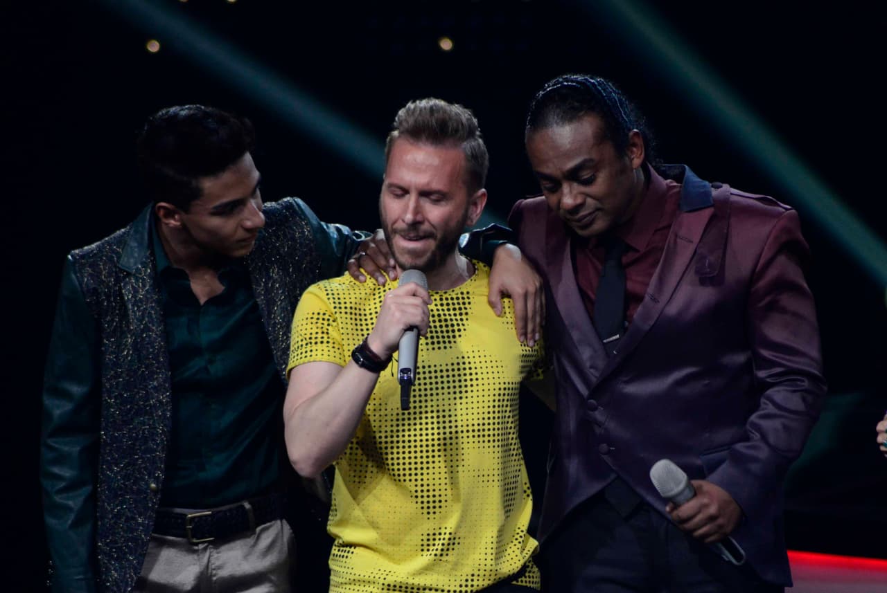 Noel arrepentido señaló que era humano y como tal reconocía su error, sin embargo, dijo que prefería que Franco sintiera la canción a ganar puntos.