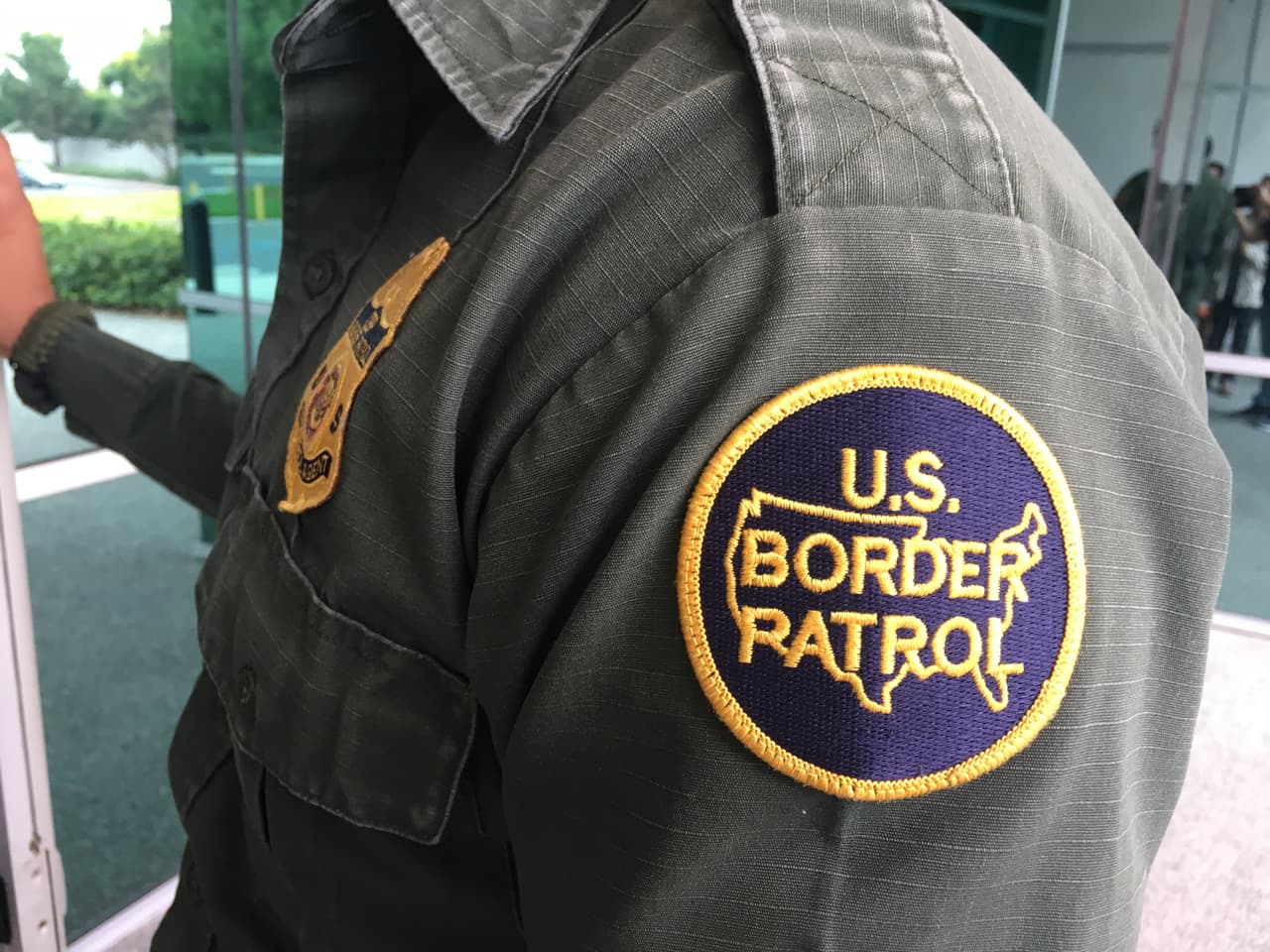 Unos 2,400 agentes de la Patrulla Fronteriza vigilan en el sector de San Diego, California.