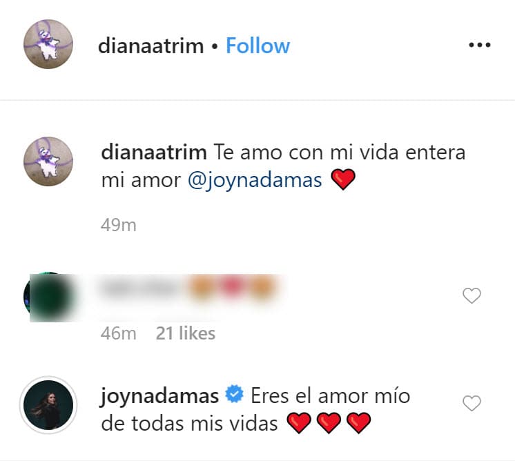 En ella, Atri escribió:
<b> <a href="https://www.univision.com/famosos/conoce-mas-de-joy-huerta-la-cantante-que-anuncio-estar-en-espera-de-un-bebe-junto-a-su-esposa-fotos" target="_blank">"Te amo con mi vida entera mi amor Joy Huerta"</a></b>. Enseguida, la artista contestó con un "eres el amor mío de todas mis vidas".
<br>