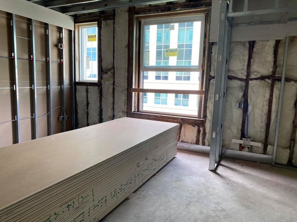 Los desarrolladores del proyecto, Eugene Kim y Lefeba Gougis de APEC International, esperan conservar algunas características históricas del edificio, como la chimenea, un mosaico, el atrio, entre otros.