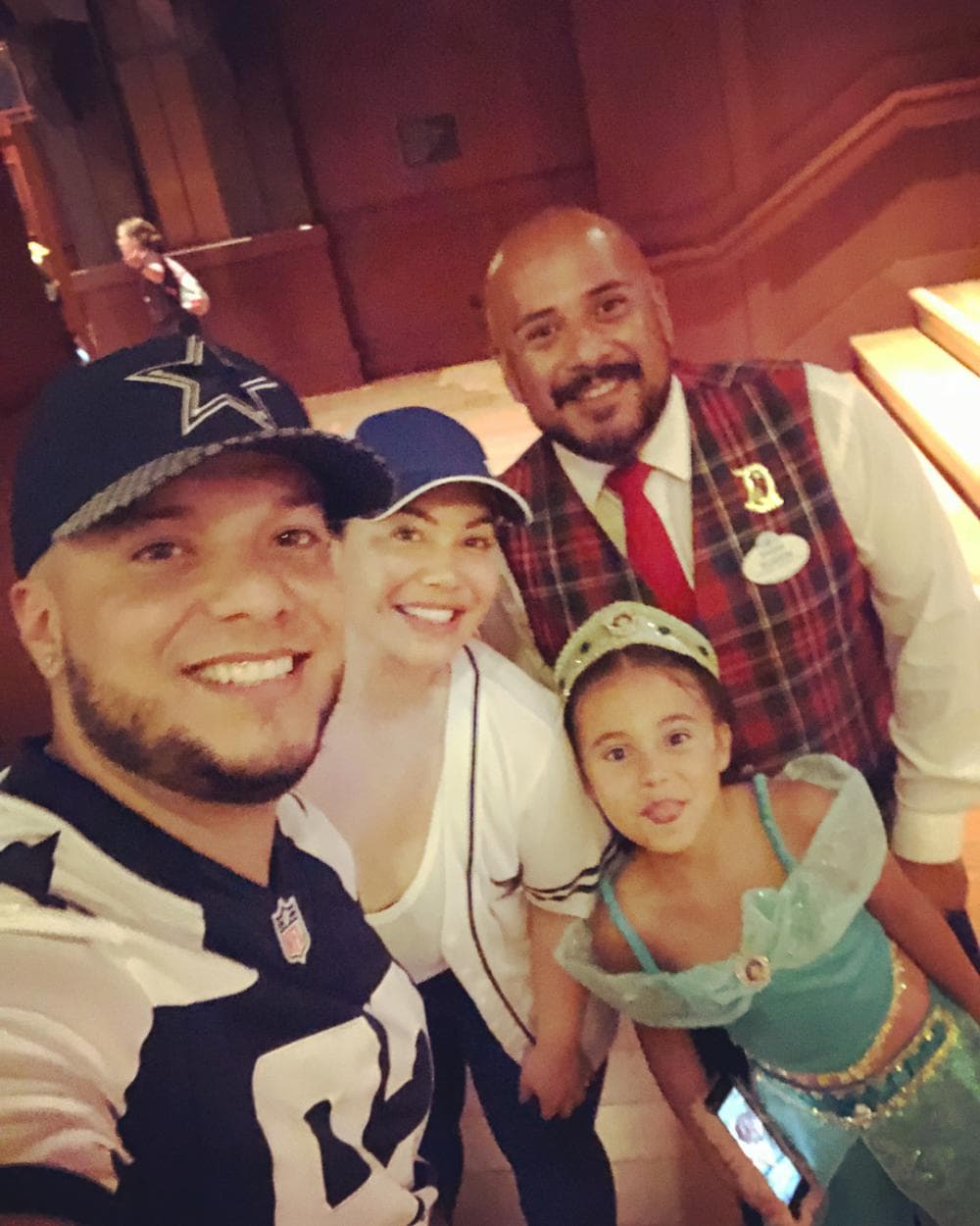 Y es que sus fans están emocionados, pues la pareja ha tenido una relación intermitente desde 2017 y de hecho, en mayo de este año, Chiquis reveló al programa 'Al rojo vivo' que Lorenzo ya no era su novio.