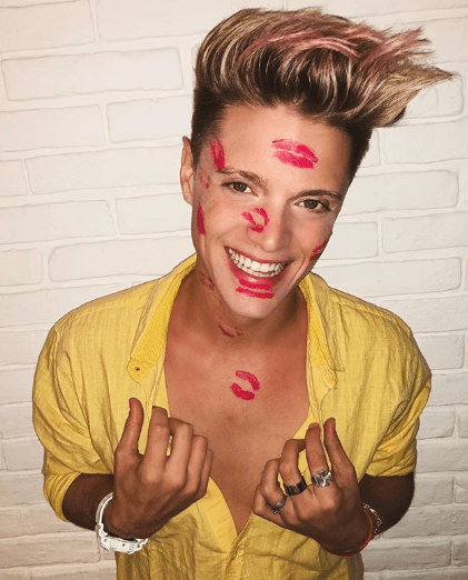 Tiene más de cuatro millones de seguidoras en Instagram, sus fans se hacen llamar 'Ferristas'.