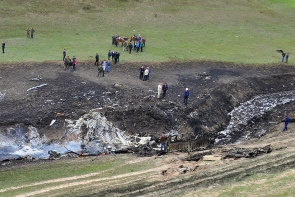 El capitán le dijo al controlador aéreo que quería evitar una tormenta eléctrica ocho o nueve minutos después del despegue a una altitud de unos seis mil metros, de acuerdo con la agencia rusa de noticias ITAR-Tass.