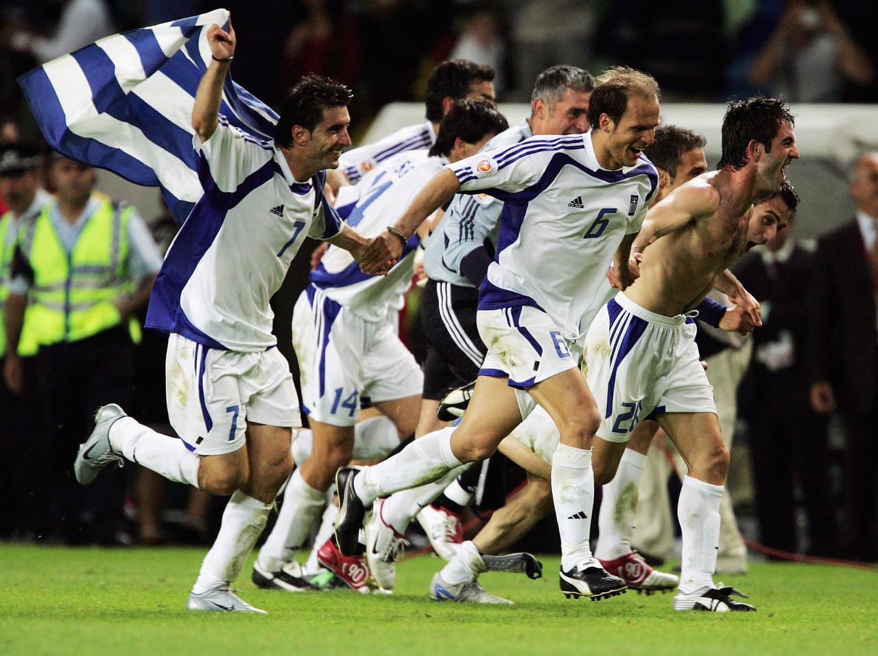 Ya en cuartos de final, Grecia tuvo un duro rival como lo fue Francia, que llegaba del grupo B como líder.