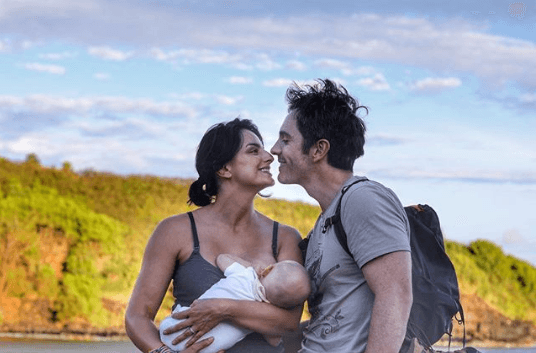 "Gracias por ser mi compañera de viaje y compartir esta vida conmigo, mi amor, Aislinn Derbez. Te amo con toda mi alma", publicó el artista junto a esta romántica foto.