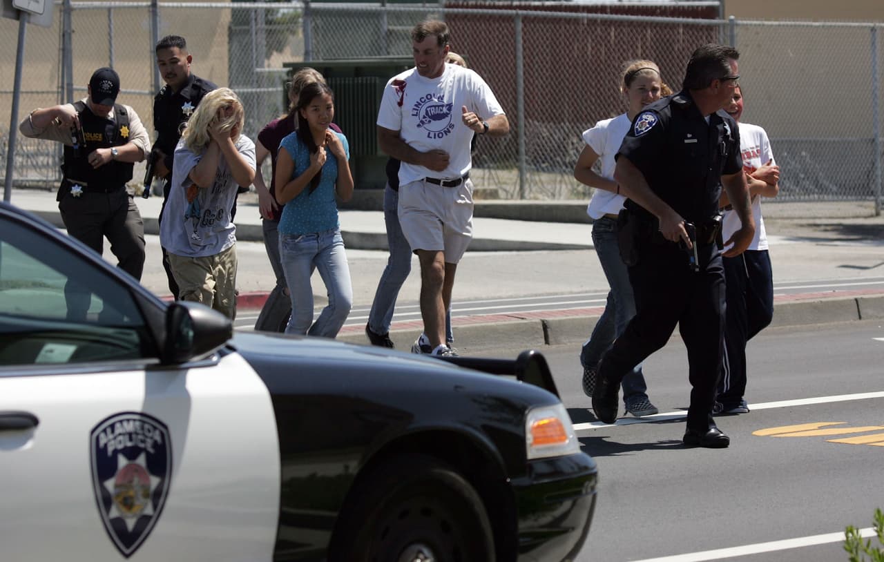 El duro efecto de los simulacros de tiroteos en los niños