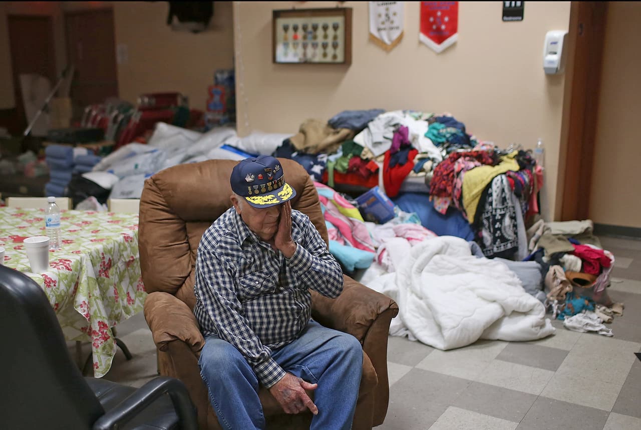 "Los residentes de la zona deben estar pendientes y acceder a cualquier cambio en las evacuaciones y cierres de carreteras", han advertido autoridades.
