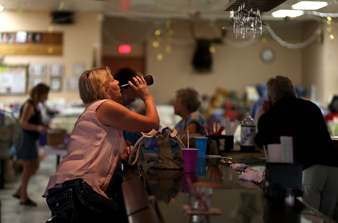 Otras 6,300 casas están amenazadas por las llamas que se esparcen rápidamente.