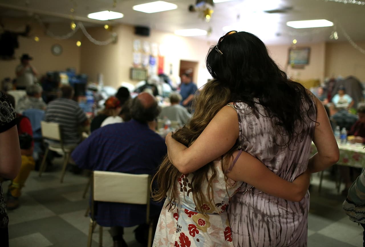 El terreno, al igual que el clima, no ha ayudado mucho a los bomberos ya que "es empinado y accidentado, con acceso limitado".