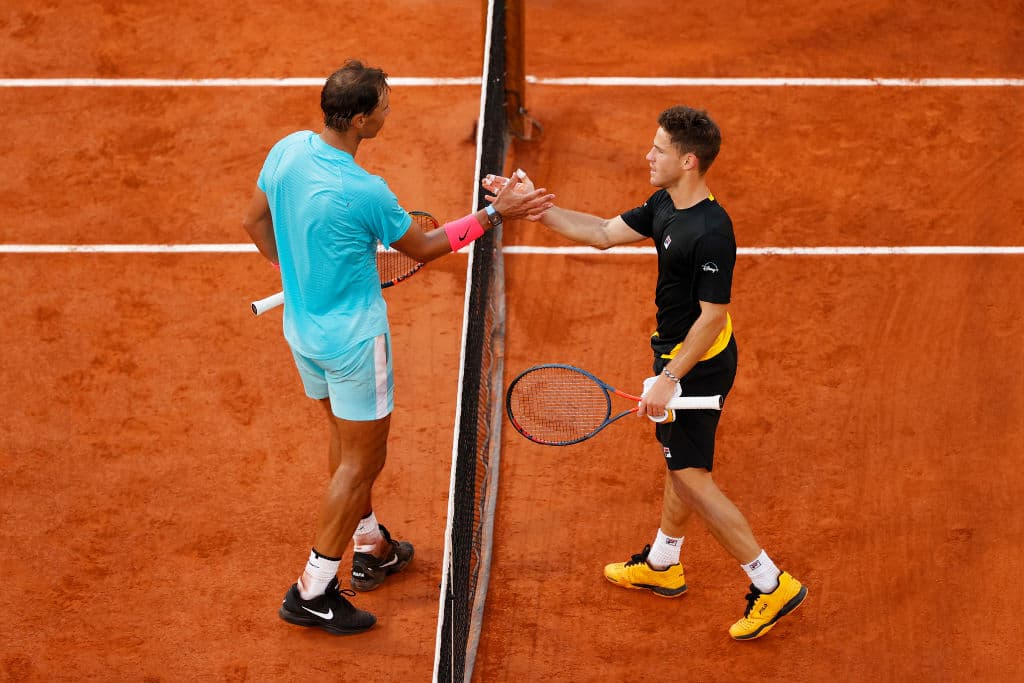 Rafael Nadal venció a Diego Schwartzman con parciales de 6-3, 6-3 y 7-6. Djokovic derrotó a Tsitisipás con parciales de 6-3, 6-2, 5-7, 4-6 y 6-1.