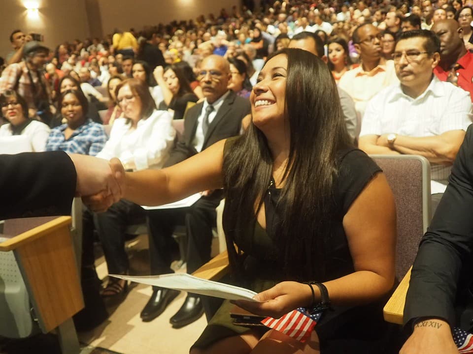 Dulce Matuz cumple uno de sus sueños, convertirse en ciudadana estadounidense para votar.