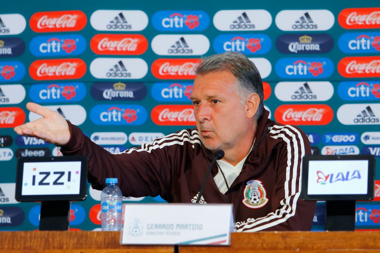Los gestos del argentino Gerardo Martino como nuevo técnico de México en medio de sus primeros entrenamientos muestran su situación en medio de la ilusión, alegría e incluso la expectativa.