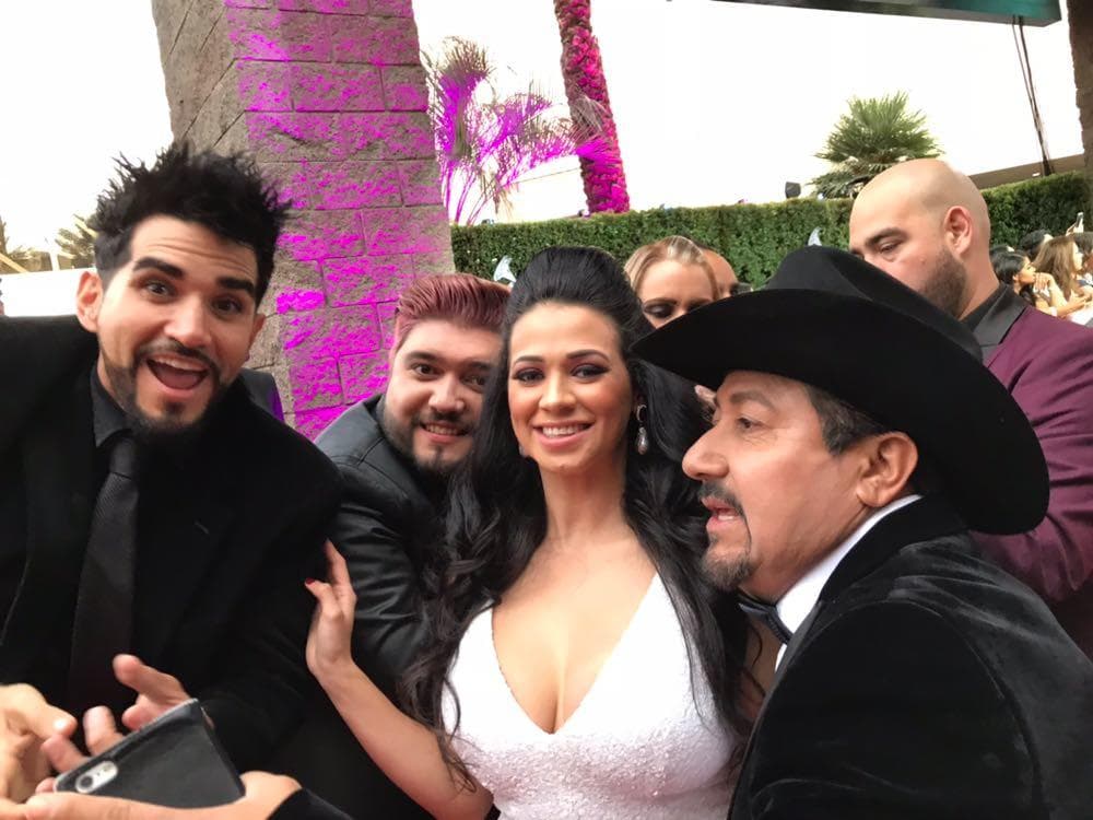 Los vestidos son complementarios a los atributos físicos de Carla Medrano.
<br>