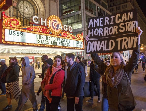 “Nadie estaba esperando esto y la gente no está de acuerdo”, dijo Rosalinda Chávez, otra manifestante.