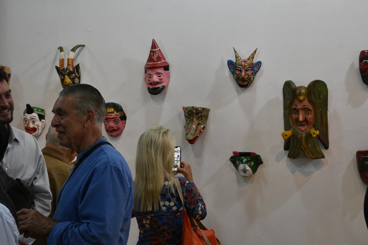 Durante la época colonial, los evangelistas trataron de usar las máscaras como un instrumento para enseñar la religión católica a los mexicas, pero las autoridades coloniales prohibieron la práctica.