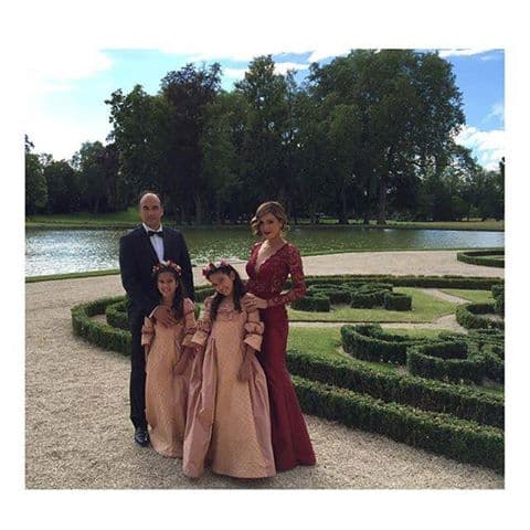 Karla Martínez: "Mi familia! #bendecida #Misamoresdelalma #Francia". (Julio 3, 2016)