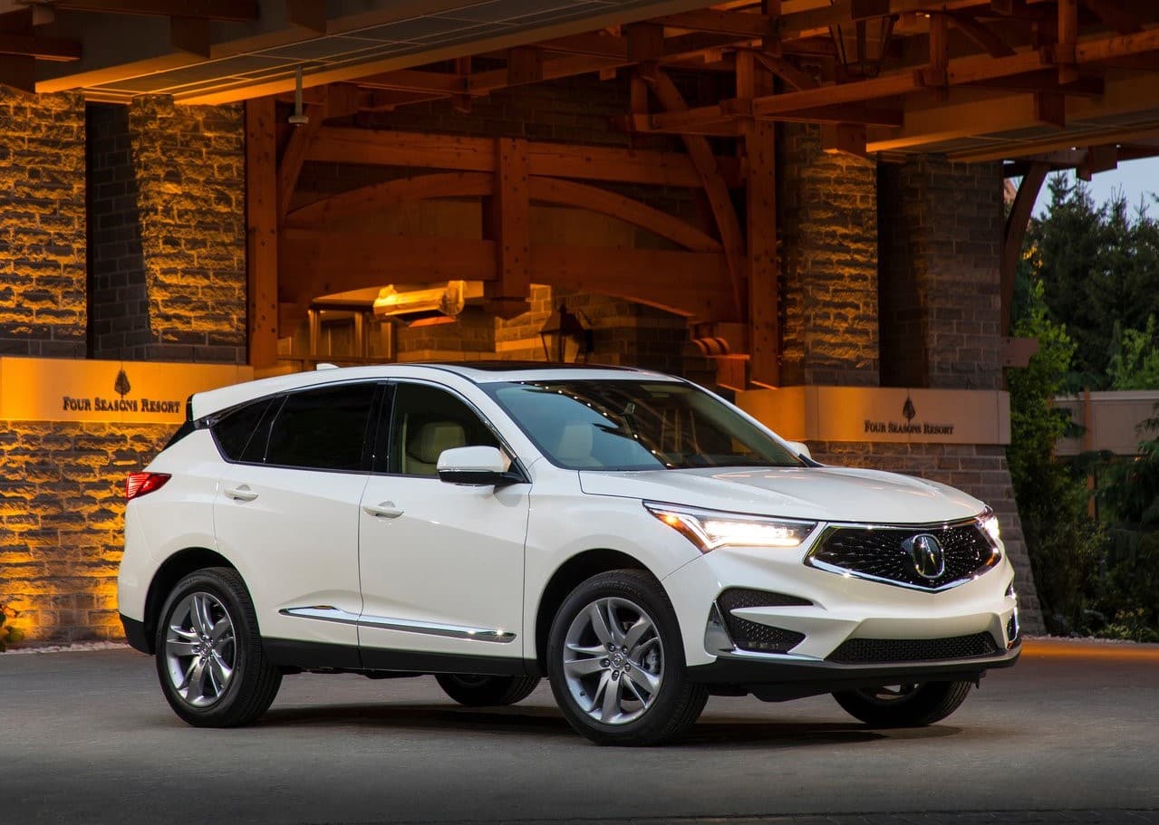 <h3 class="cms-H3-H3"><b>1er. lugar en el segmento de las SUV compactas de lujo</b></h3>
<br>
<br>
<u><b>Acura RDX</b></u>
<br>
<br>
<b>Puntaje general: </b>7.6 de 10
<br>
<b>Valor retenido tras 5 años de uso:</b> 41.1%
<br>
<b>Calificación de seguridad promedio de la NHTSA: </b>4.8 de 5.0