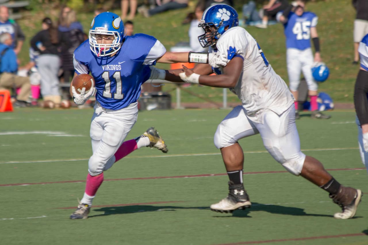 Cristhian Camacho is real trooper. Ha cantado en mariachis y hasta en bodas.