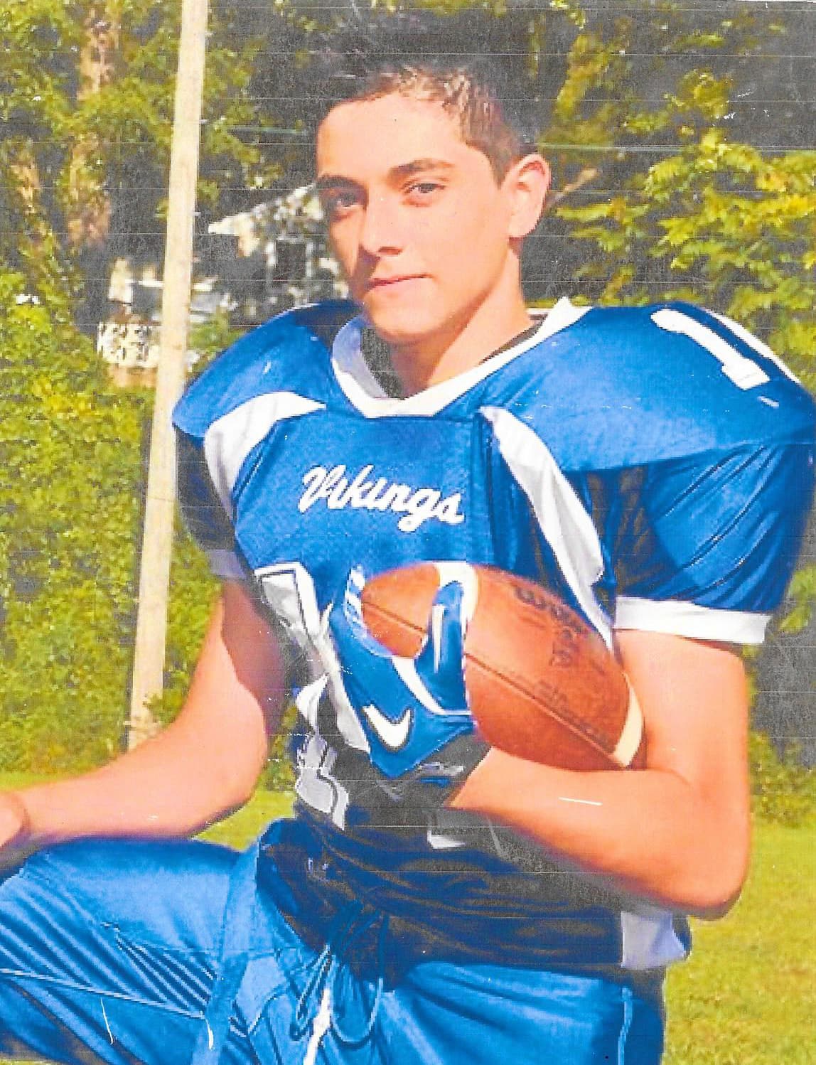 Cristhian Camacho is real trooper. Ha cantado en mariachis y hasta en bodas.