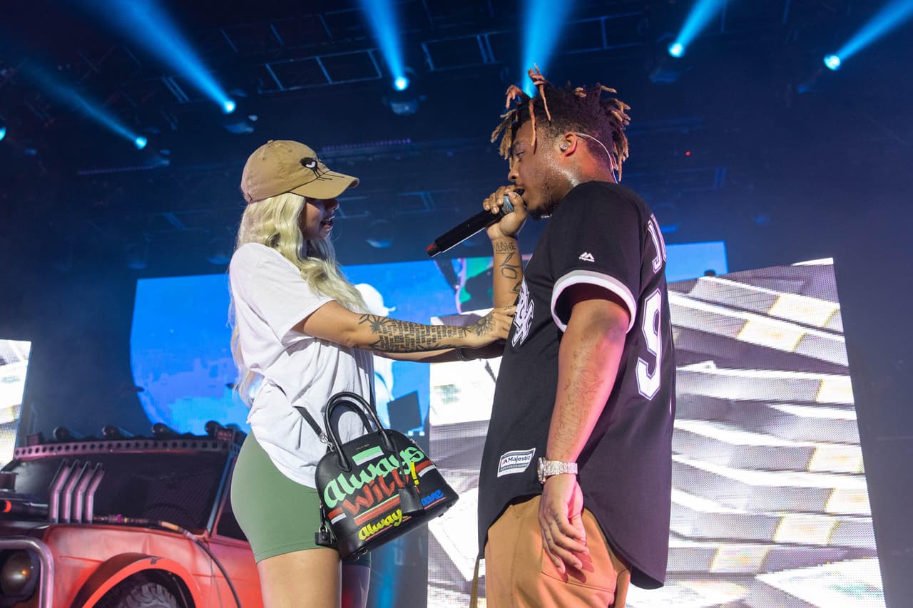 En el festival, celebrado en el Banc of California Stadium de Los Ángeles, la joven modelo repitió que 
<b><a href="https://www.univision.com/radio/raul-brindis/no-era-cualquier-rapero-raul-reacciona-a-la-muerte-del-joven-juice-wrld-de-tan-solo-21-anos-video">Wrld</a></b> siempre mostró un gran amor por las demás personas.