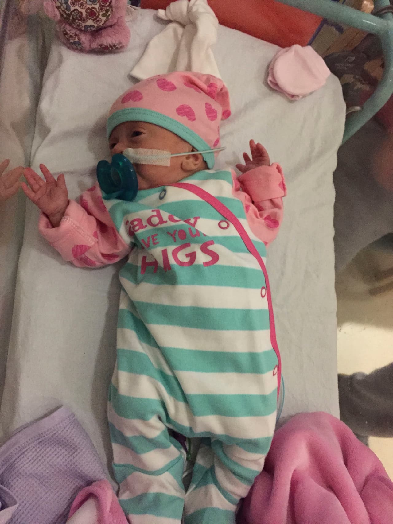 Quería vigilar el sueño y la vida de su hija, la que seguía teniendo problemas de corazón.