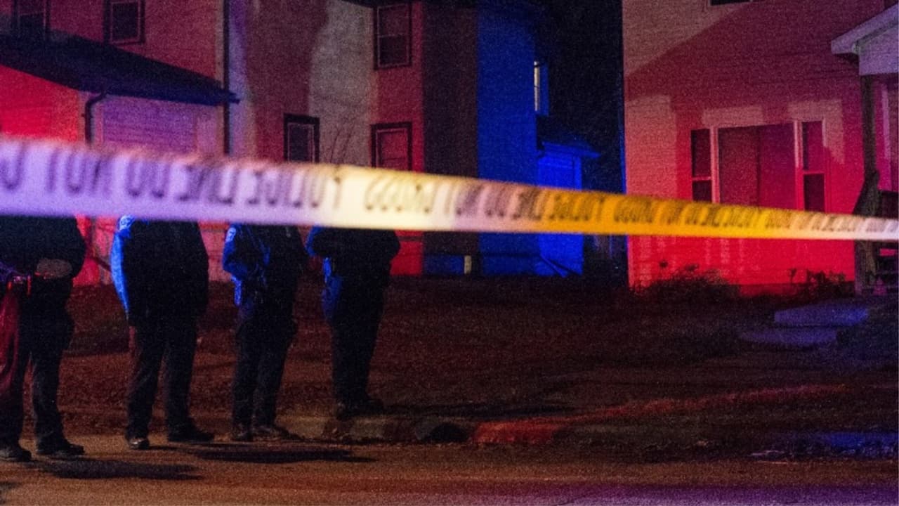 La mató, envolvió su cuerpo en plástico y lo dejó en su carro