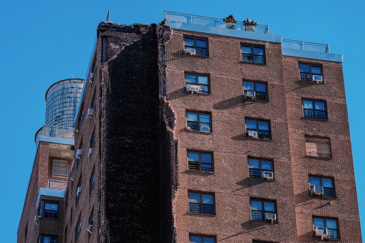El 
<b>colapso parcial de un edificio de NYCHA en el Bronx</b> tras la 
<a href="https://www.univision.com/local/nueva-york-wxtv/explosion-fuga-de-gas-derrumbe-parcial-edificio-el-bronx">explosión de un calentador</a> ha reavivado la exigencia de fondos federales para reparar la deteriorada vivienda pública en la ciudad de Nueva York.