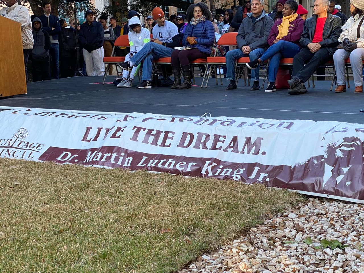 El evento incluyó una actuación del Coro del Evangelio de Innervisions, junto con el ganador del Concurso MLK Oratory de una escuela pública del área.