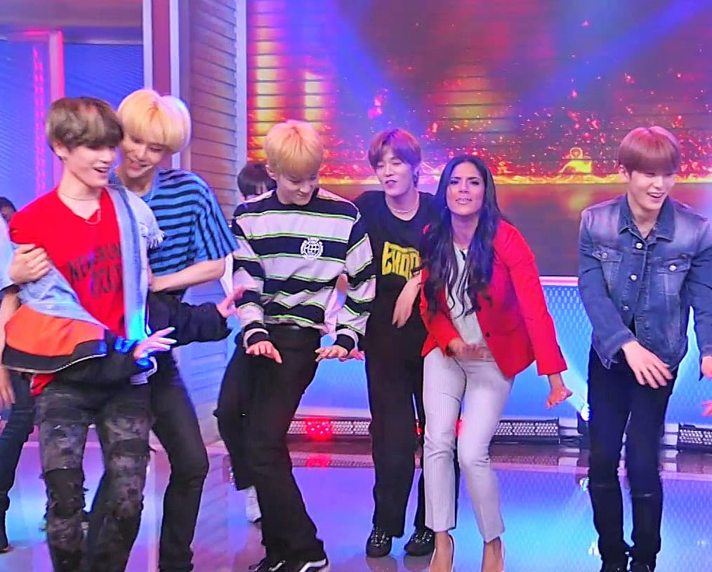 Los chicos se esforzaron al bailar 'La Abusadora' siguiendo los pasos de Francisca.
<br>