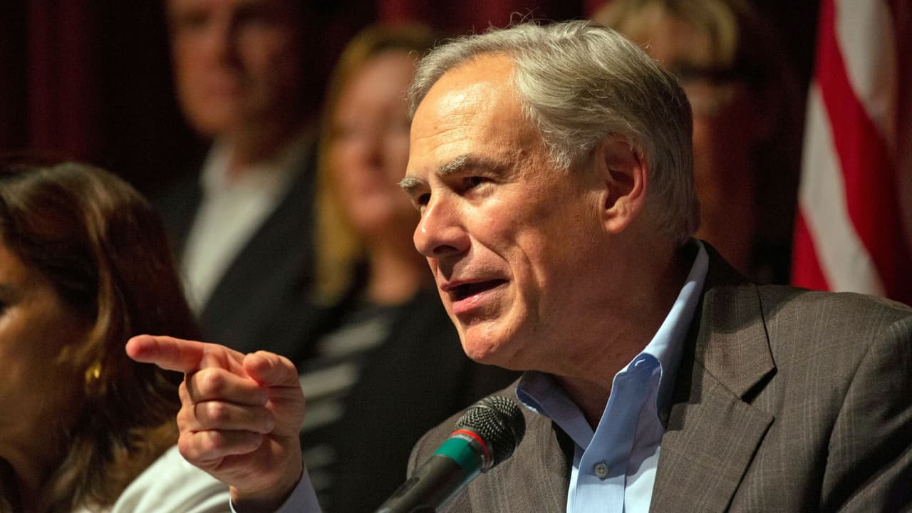 <h3 class="cms-H3-H3">¿Por qué importa? </h3>
<br>
<br>Lo que ocurra en Texas
<b>podría marcar el camino para otros estados</b>. La redistritación es clave para definir
<b>quién gana elecciones en los próximos años</b>. Si el mapa avanza,
<b>los republicanos podrían asegurarse más poder en el Congreso sin necesidad de más votos</b>. Además, se pone en juego el peso del voto hispano, justo cuando
<b> esta comunidad se vuelve decisiva en el rumbo electoral del país.</b>