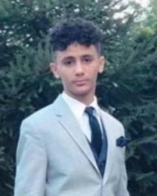 <h3 class="cms-H3-H3">Badraldeen Mohamad Elwaseem </h3>
<br>
<br>El 6 de abril de 2019, este niño de 12 años fue asesinado 
<a href="https://www.fbi.gov/wanted/seeking-info/bandraldeen-mohamad-elwaseem" target="_blank">tras recibir una bala perdida en la cocina de su departamento en Buffalo Nueva York. </a>
<br>
<br>Hasta la fecha, los encargados de la investigación siguen buscando información sobre los posibles responsables. 
<br>
<br>El FBI está ofreciendo una recompensa de hasta 25,000 dólares por todo indicio que conduzca al arresto de los autores de la muerte de Badraldeen Mohamad Elwaseem. 
<br>