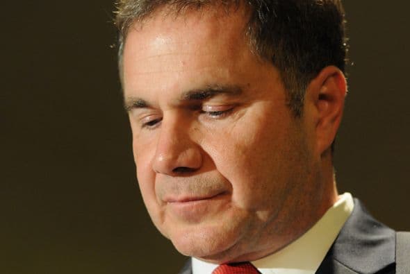 En tanto, el candidato demócrata por el senado de Iowa, Bruce Braley, agradece a sus partidarios el apoyo al tiempo que reconoce su derrota ante la republicana Joni Ernst.