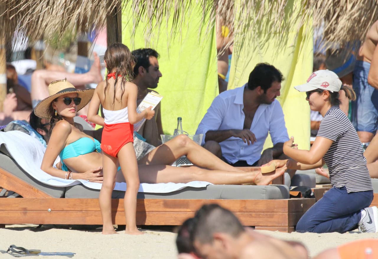 ¡Y hasta le hicieron pedicure!